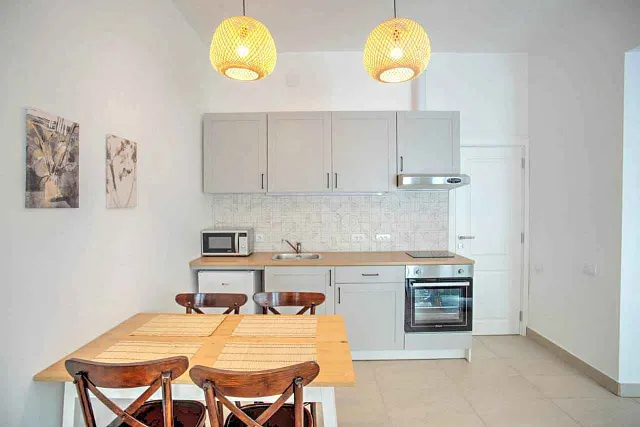 Zwei-Zimmer-Wohnung mit großer Terrasse und Garten, nur 20 Meter vom Strand entfernt! — photo 4